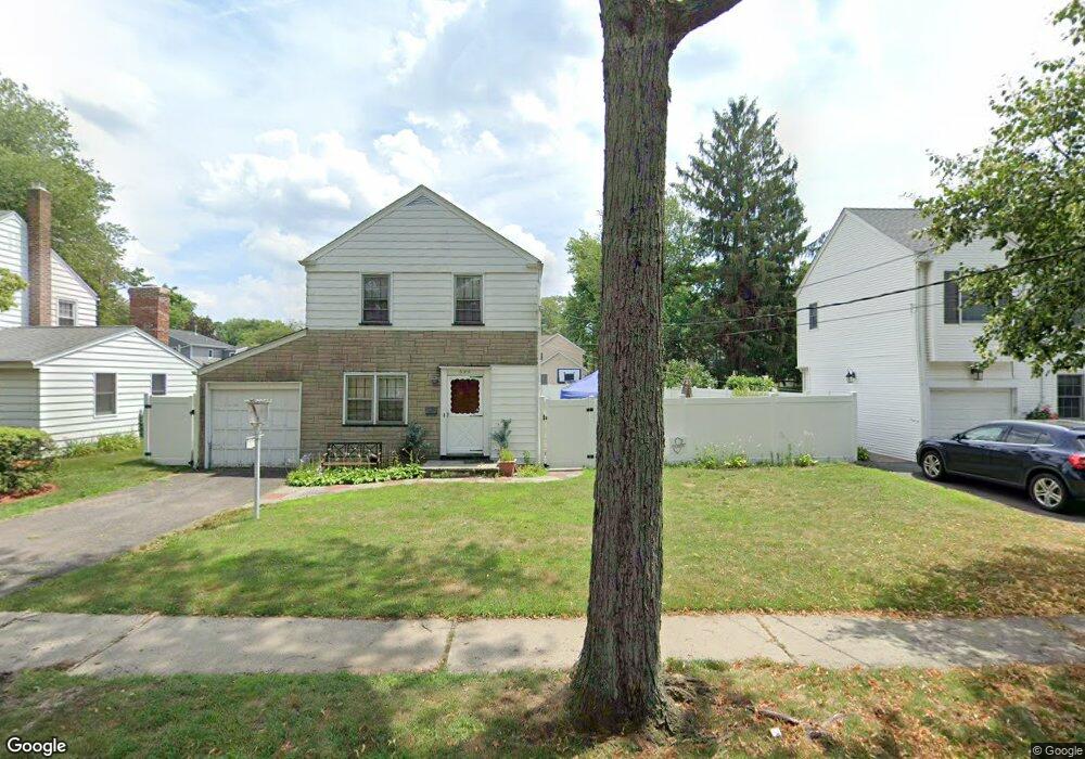 390 Hickory Ave, Paramus, NJ 07652 - photo 1