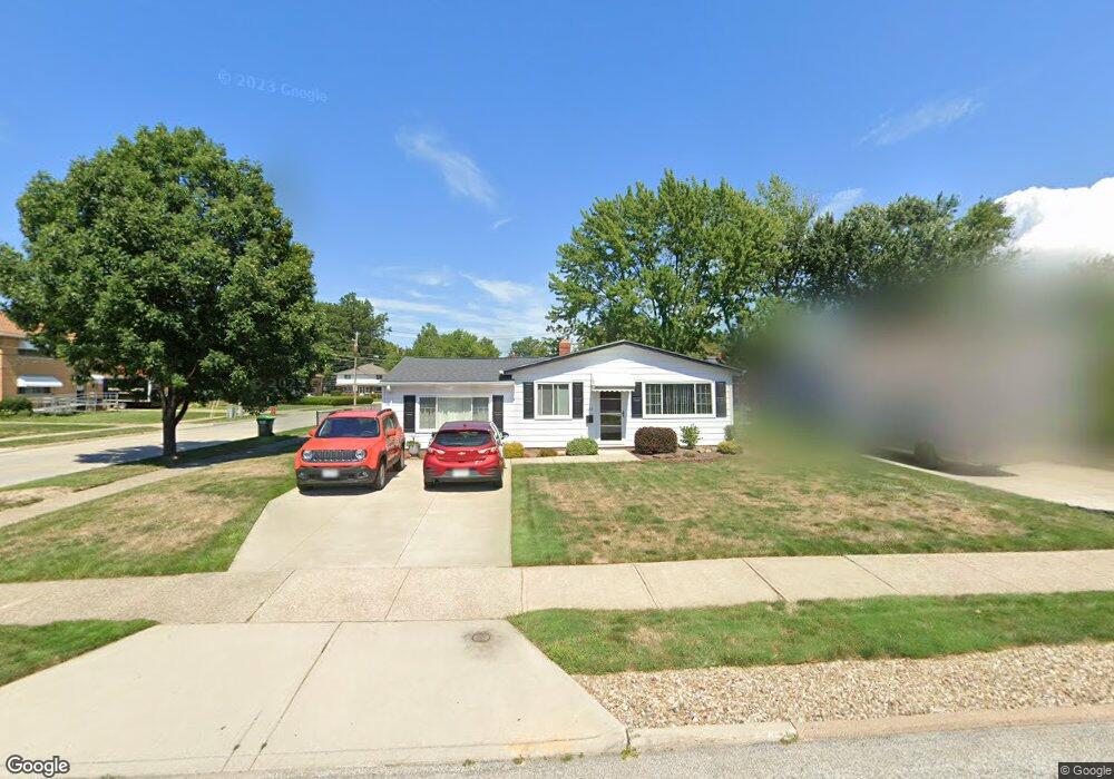 1653 Eldon Dr, Wickliffe, OH 44092 - photo 1