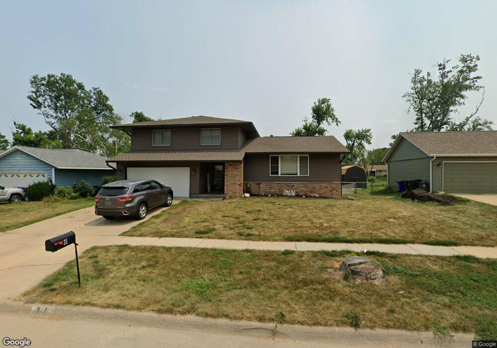 31 Clive Dr NW, Cedar Rapids, IA 52405 - photo 1