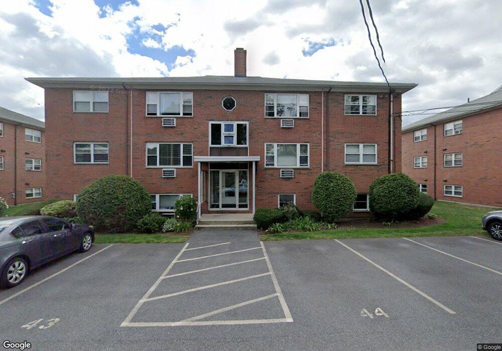 36 Whitman Rd unit 2-2, Waltham, MA 02453 - photo 1