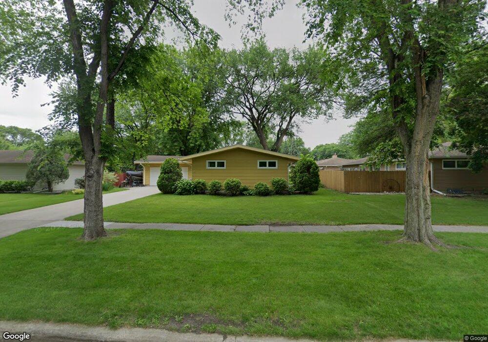 114 22nd Ave N, Fargo, ND 58102 - photo 1