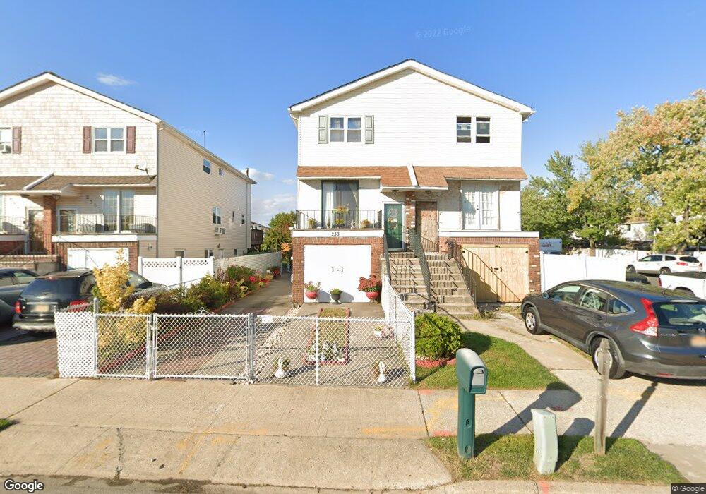 233 Regis Dr, Staten Island, NY 10314 - photo 1