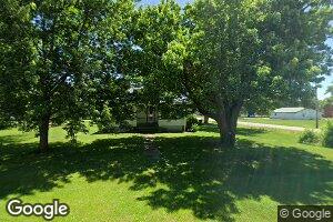 10 N Locust St, Oconee, IL 62553