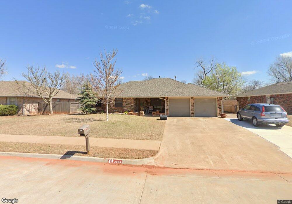 2004 N Lincoln Ave, Moore, OK 73160 - photo 1