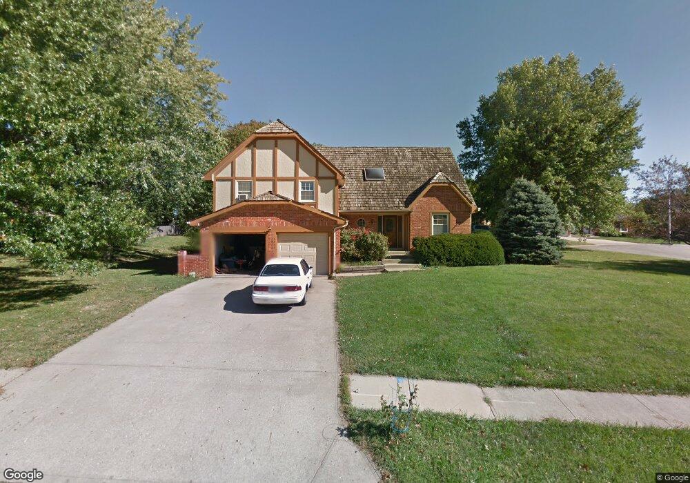 5751 Richards Cir, Shawnee, KS 66216 - photo 1