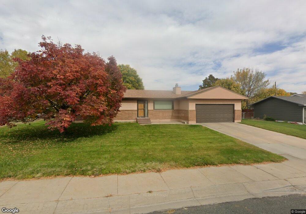 1909 E 29th St, Scottsbluff, NE 69361 - photo 1