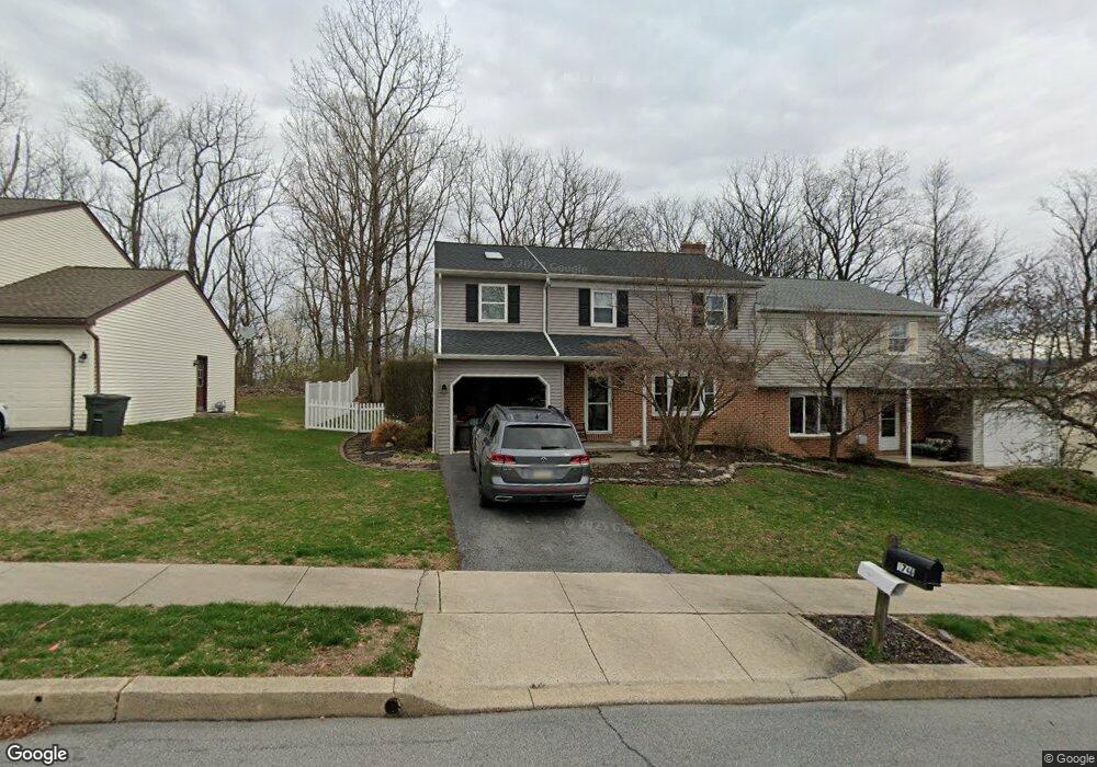 1746 Acorn Dr, Reading, PA 19608 - photo 1