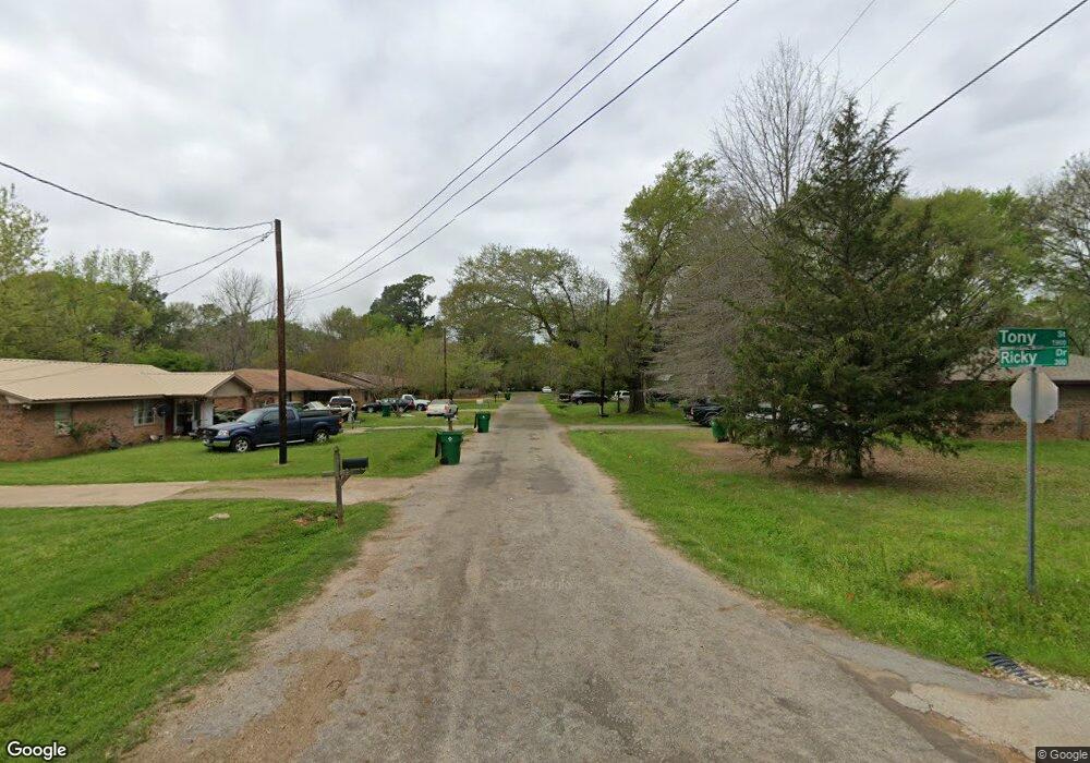 1620 Ricky Dr, Tyler, TX 75703 - photo 1