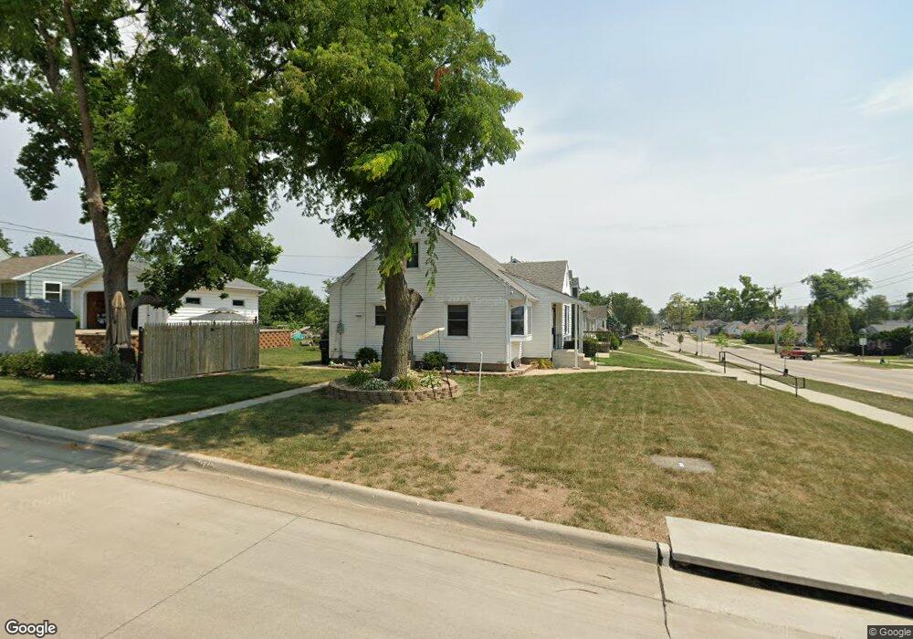 1024 O Ave NW, Cedar Rapids, IA 52405 - photo 1
