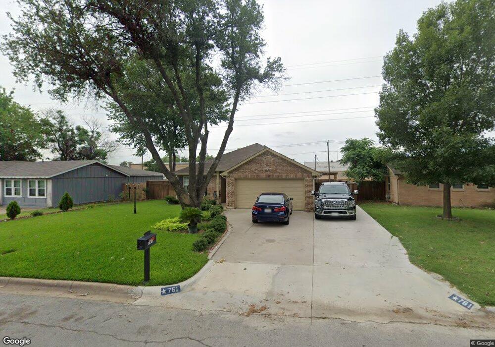 761 Treadwell Dr, Hurst, TX 76053 - photo 1