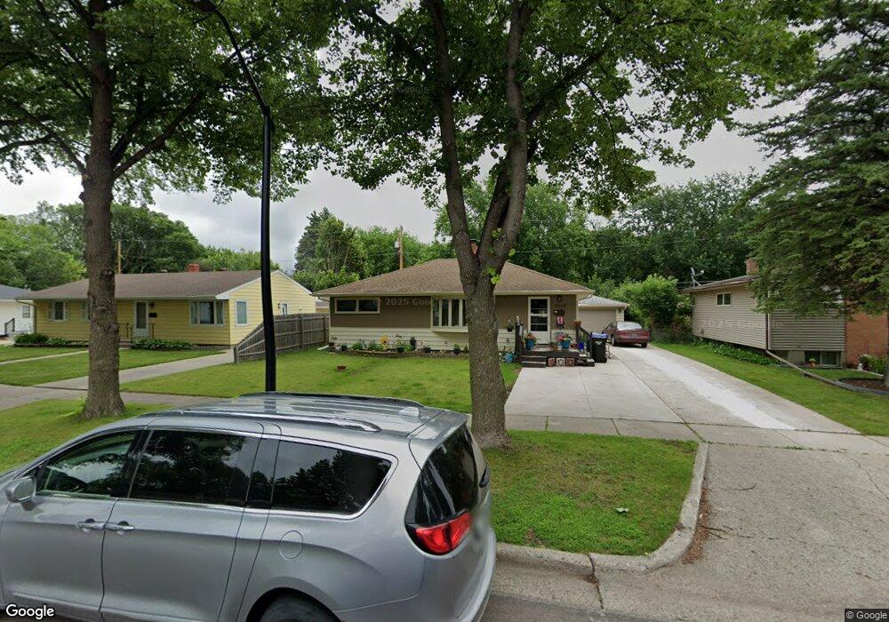 2213 9 1 2 St N, Fargo, ND 58102 - photo 1