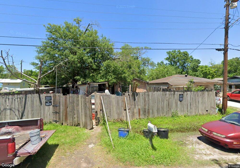 5611 Sam Houston St, Houston, TX 77016 - photo 1