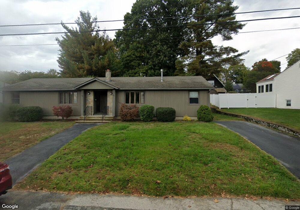 33 Squantum St, Cranston, RI 02920 - photo 1