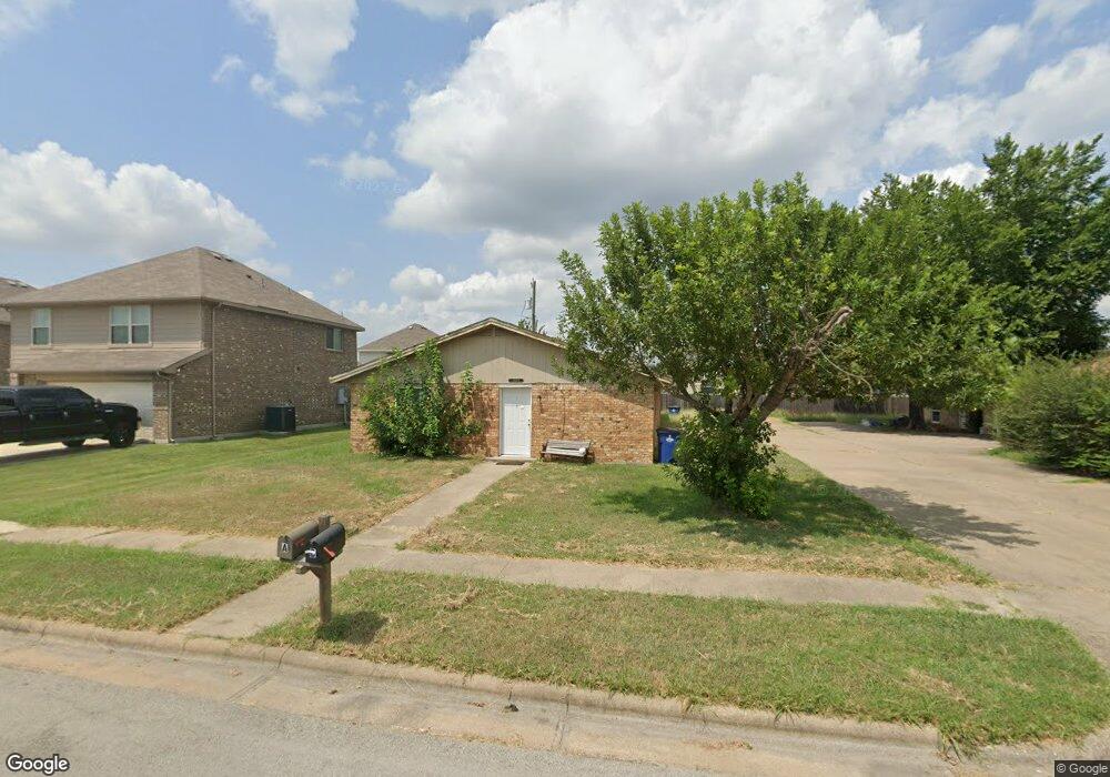 1502 S Cardinal St, Ennis, TX 75119 - photo 1