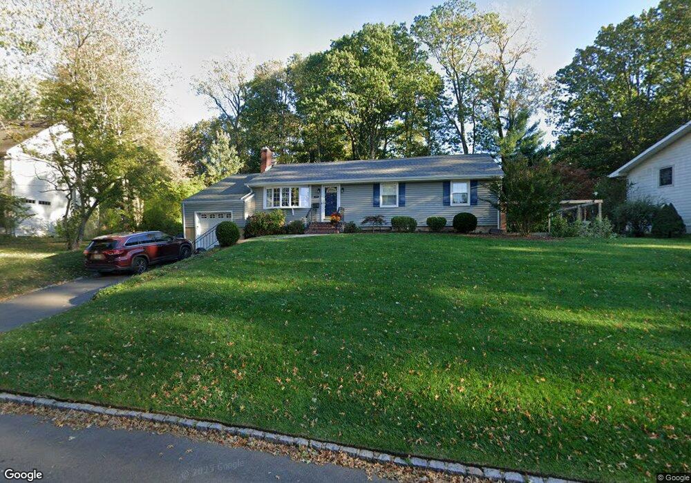 2330 Redwood Rd, Scotch Plains, NJ 07076 - photo 1