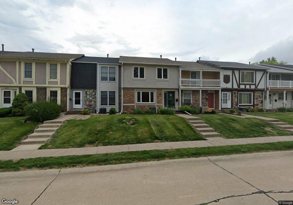 4614 Warren St unit 6, Davenport, IA 52806 - photo 1