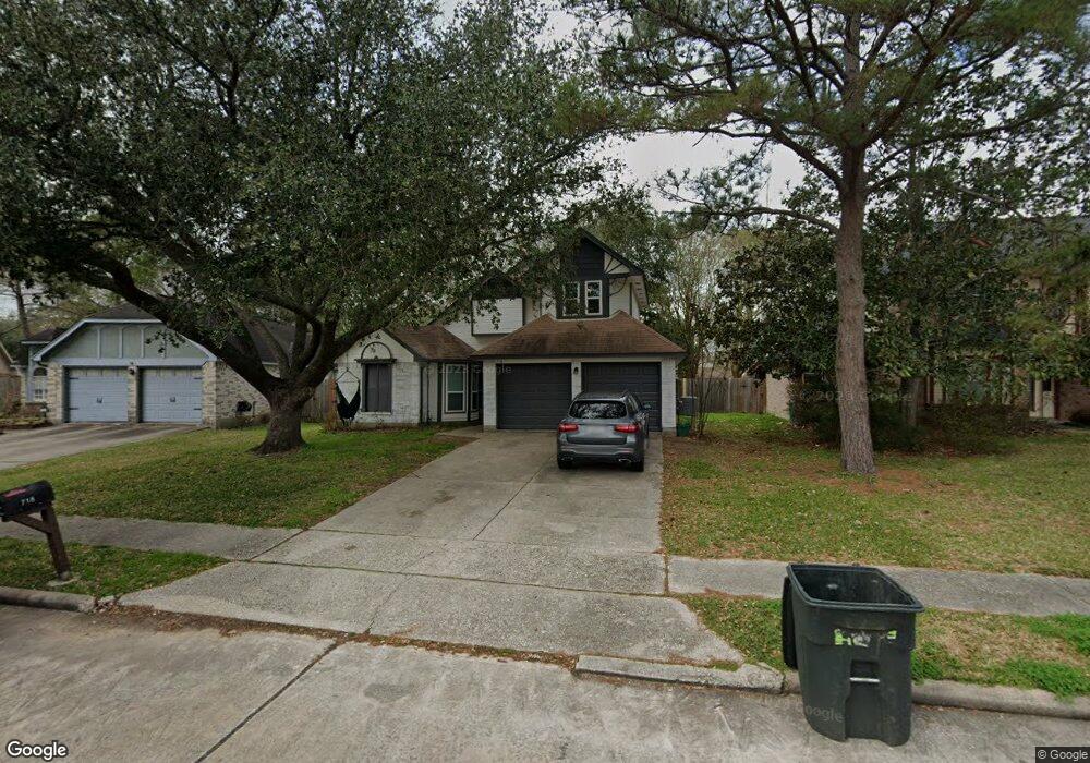 718 Regency Ct, Friendswood, TX 77546 - photo 1