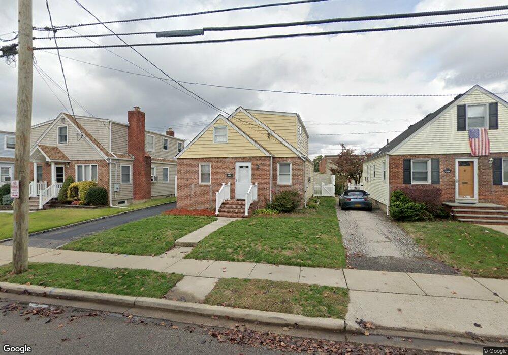 78 Albertson Place, Mineola, NY 11501 - photo 1