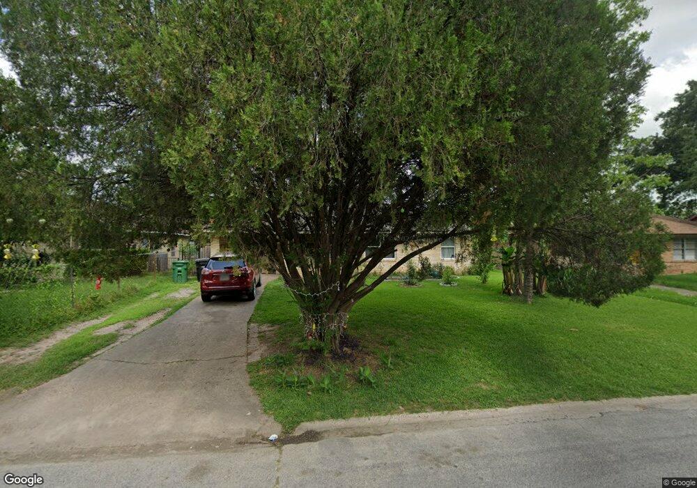 10226 Bretton Dr, Houston, TX 77016 - photo 1