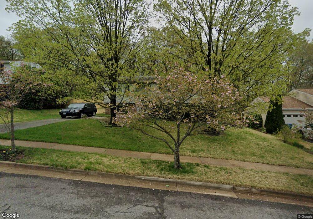 6817 Rock Creek Ct, Alexandria, VA 22306 - photo 1