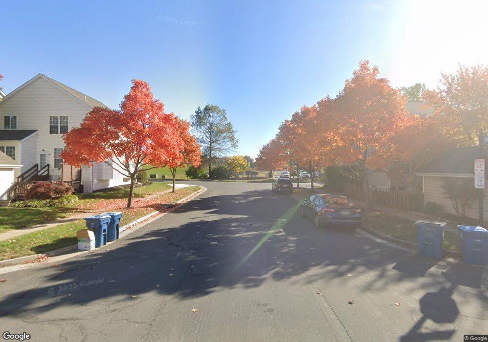 25004 Glasgow Dr, Chantilly, VA 20152 - photo 1