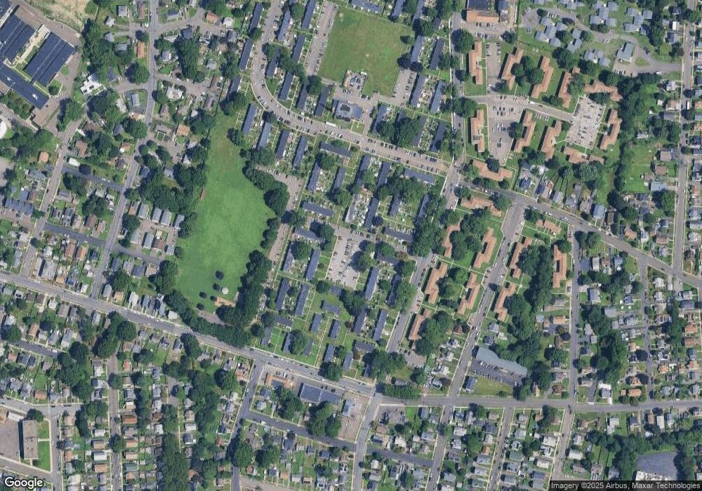 63 Court a unit 18, Bridgeport, CT 06610 - photo 1