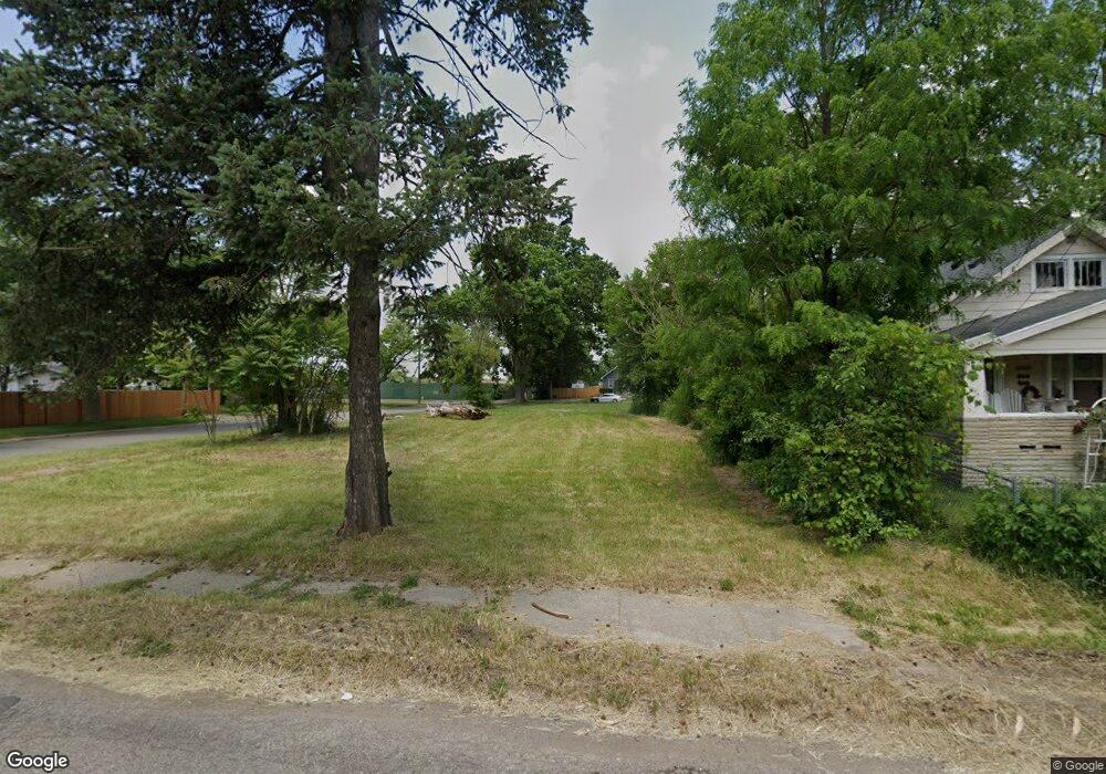 2401 Leith St, Flint, MI 48506 - photo 1