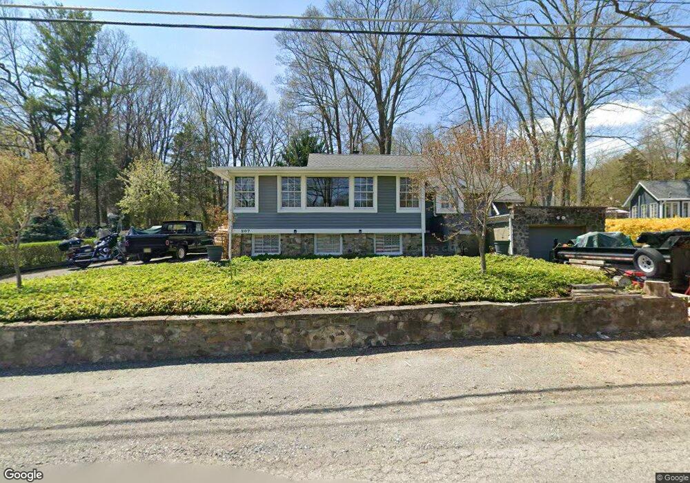 207 Mohican Rd, Highland Lakes, NJ 07422 - photo 1