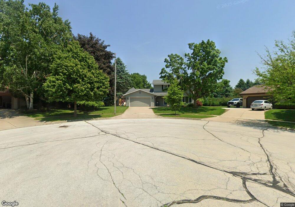 1709 Robin Ct, Waukesha, WI 53186 - photo 1