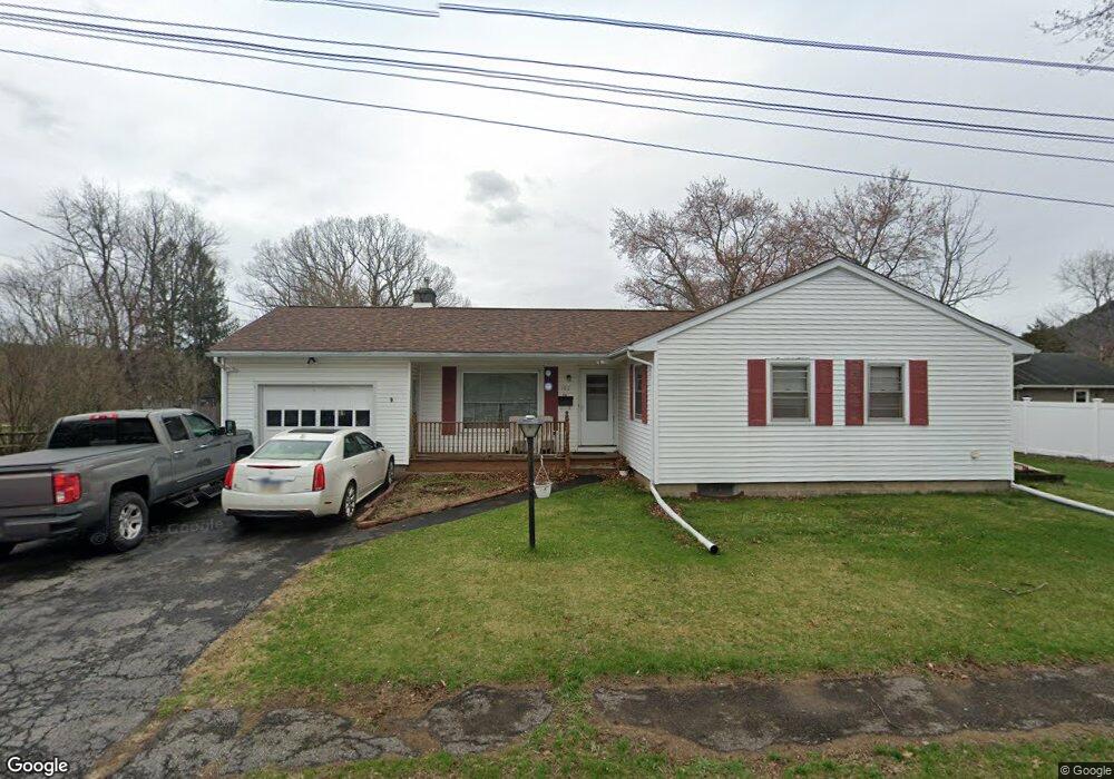 102 Maple Ave, Matamoras, PA 18336 - photo 1