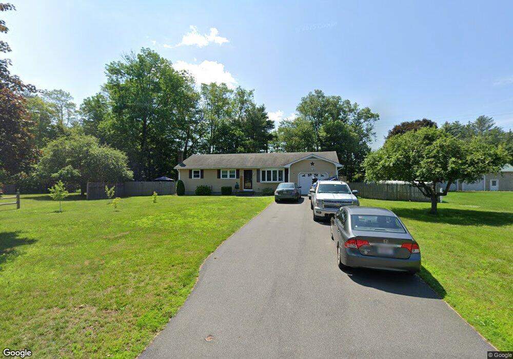 28 Plantation Cir, Greenfield, MA 01301 - photo 1