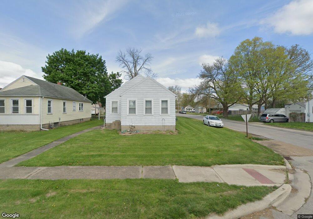 727 N Logan St, Lincoln, IL 62656 - photo 1