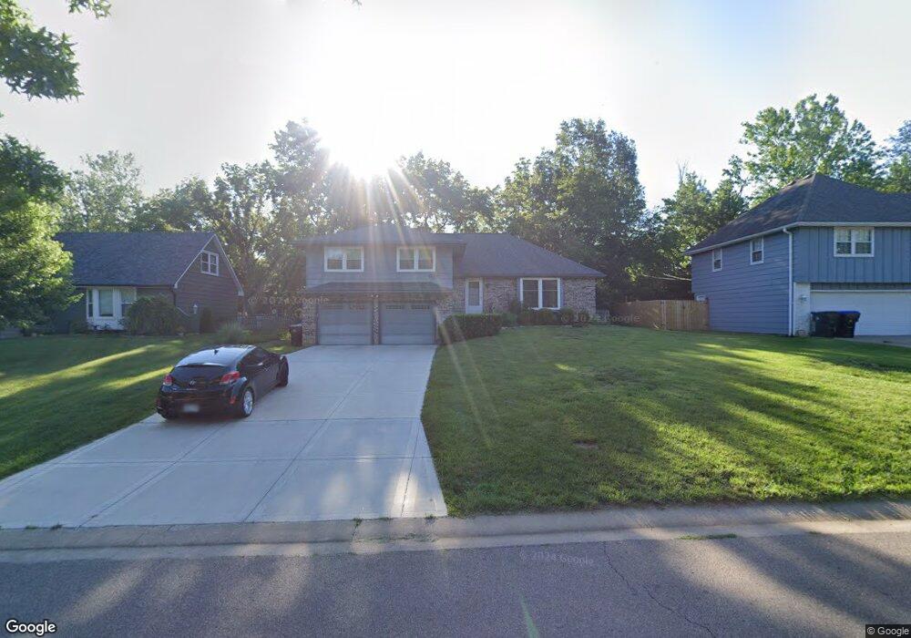 626 SW Morningside Rd, Topeka, KS 66606 - photo 1