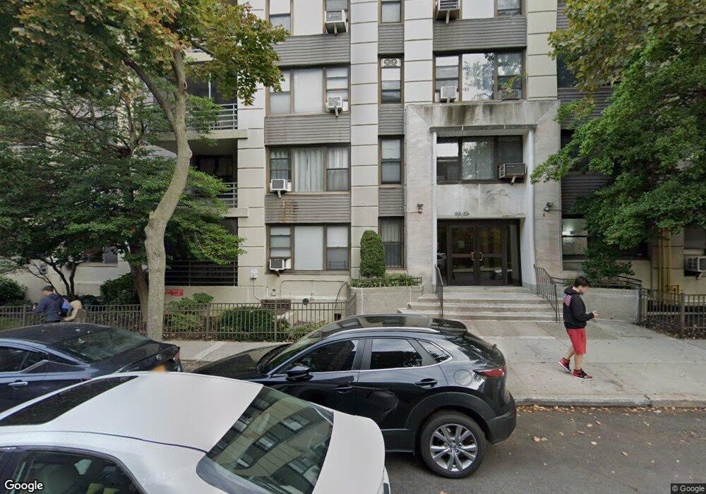 98-25 64th Rd unit 8C, Rego Park, NY 11374 - photo 1