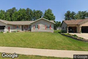 821 Valley View Dr, Fulton, IL 61252