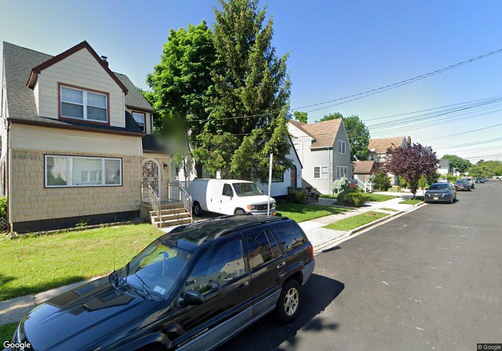 185 Oak St unit Upper, West Hempstead, NY 11552 - photo 1