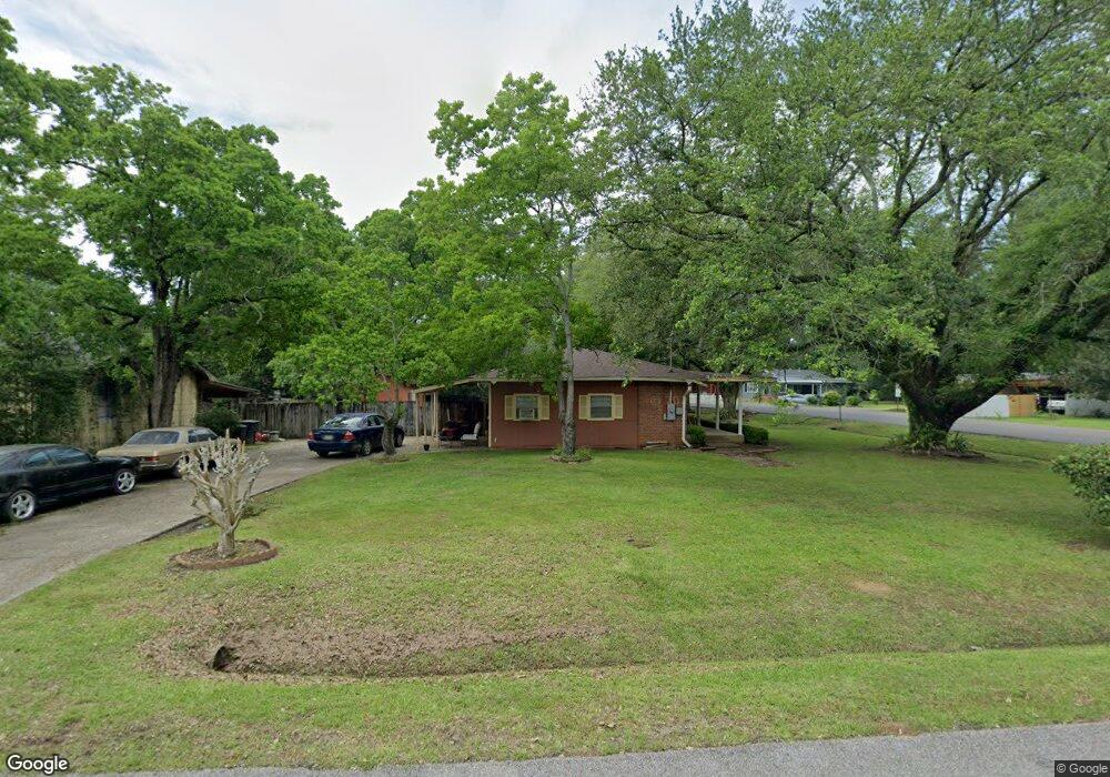 910 S 19th Ave, Laurel, MS 39440 - photo 1