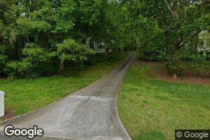 1070 Oakhaven Dr, Roswell, GA 30075