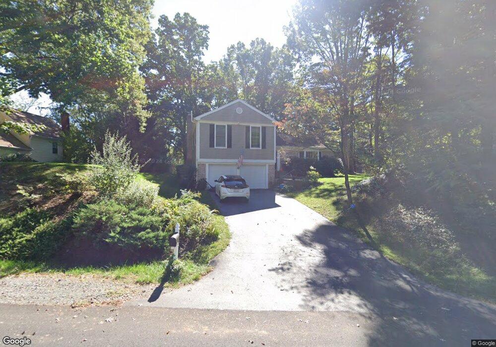 10705 Oldfield Dr, Reston, VA 20191 - photo 1