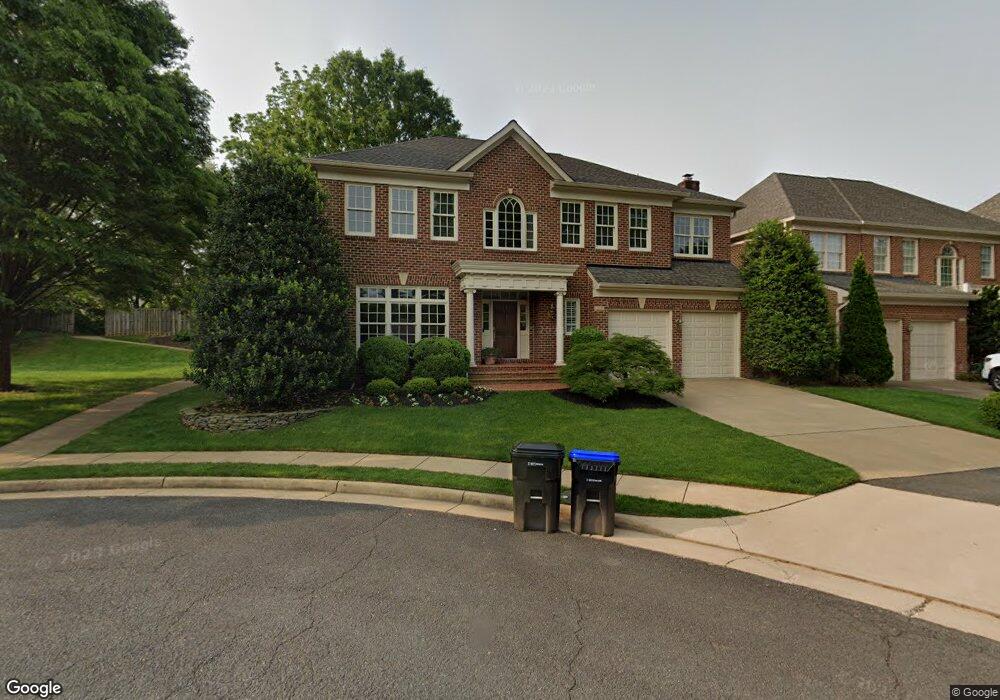 1918 Armand Ct, Falls Church, VA 22043 - photo 1