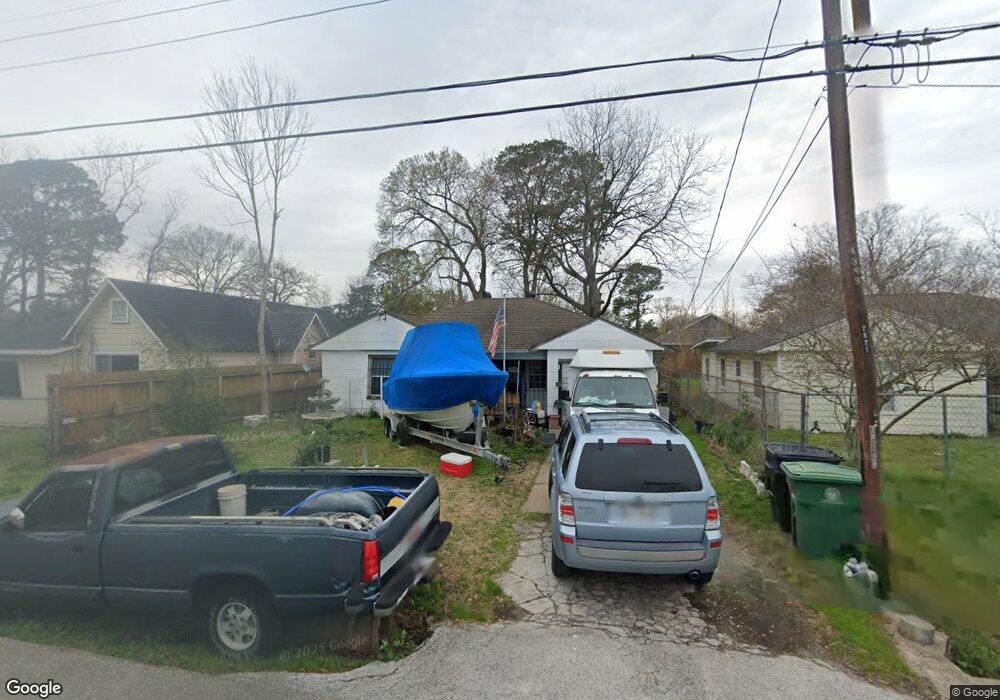 7229 Farnsworth St, Houston, TX 77022 - photo 1