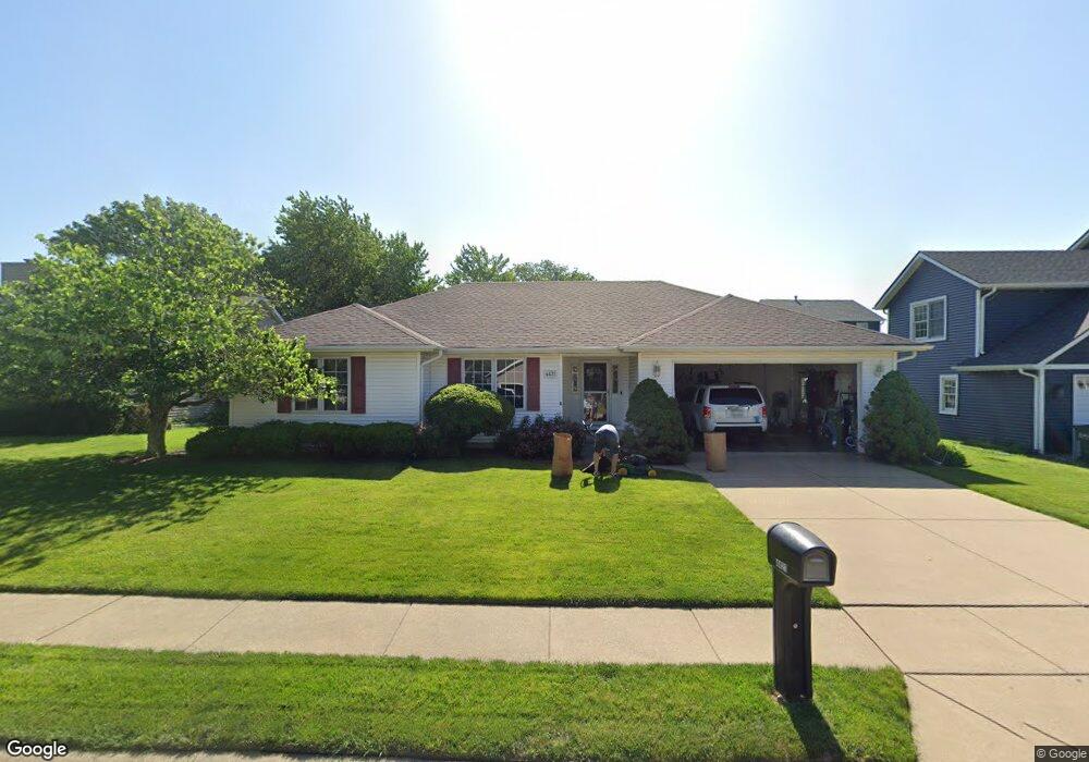 4421 N Oak St, Davenport, IA 52806 - photo 1