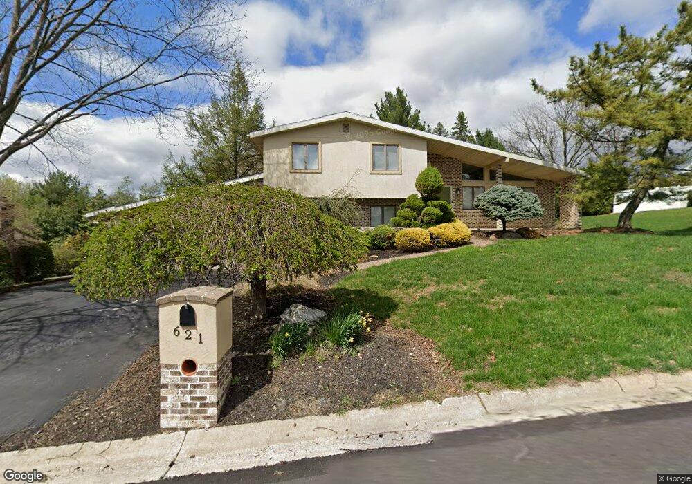 621 Whitney Ave, Reading, PA 19605 - photo 1