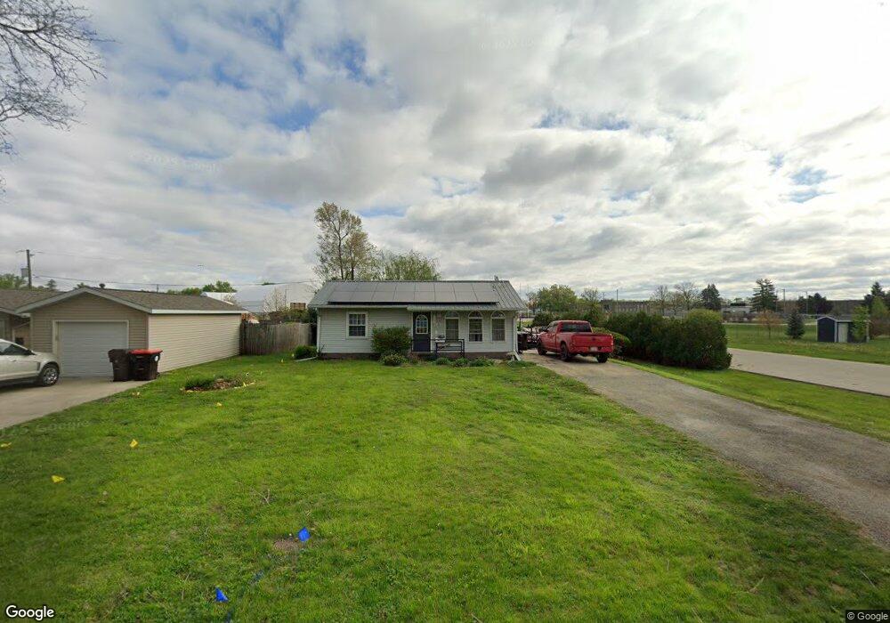 1630 Pekin St, Lincoln, IL 62656 - photo 1