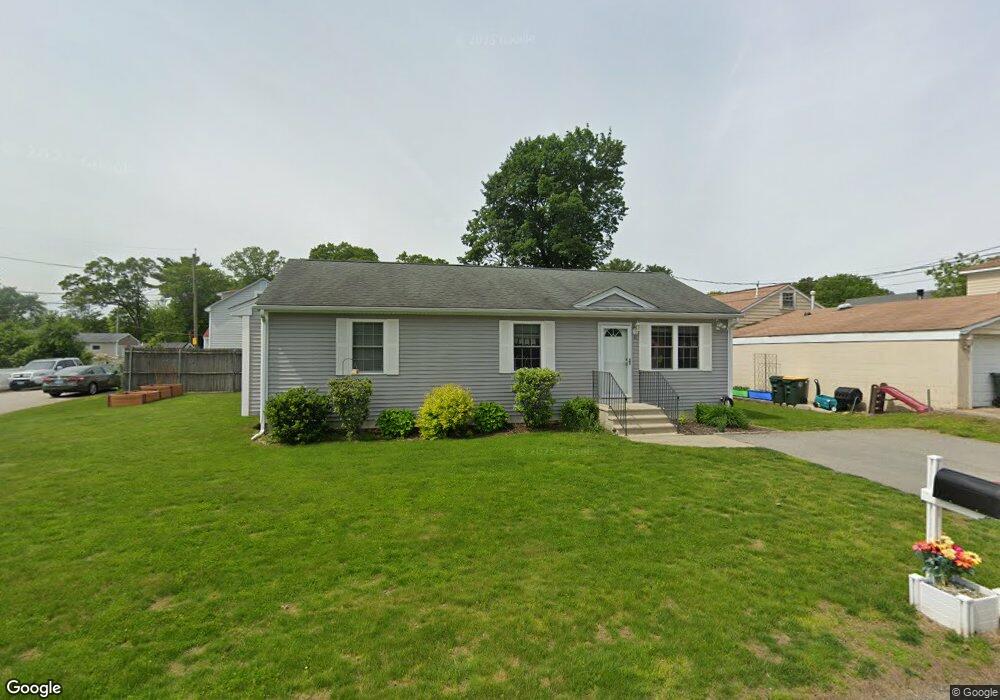 11 Lakeview Ave, Smithfield, RI 02828 - photo 1