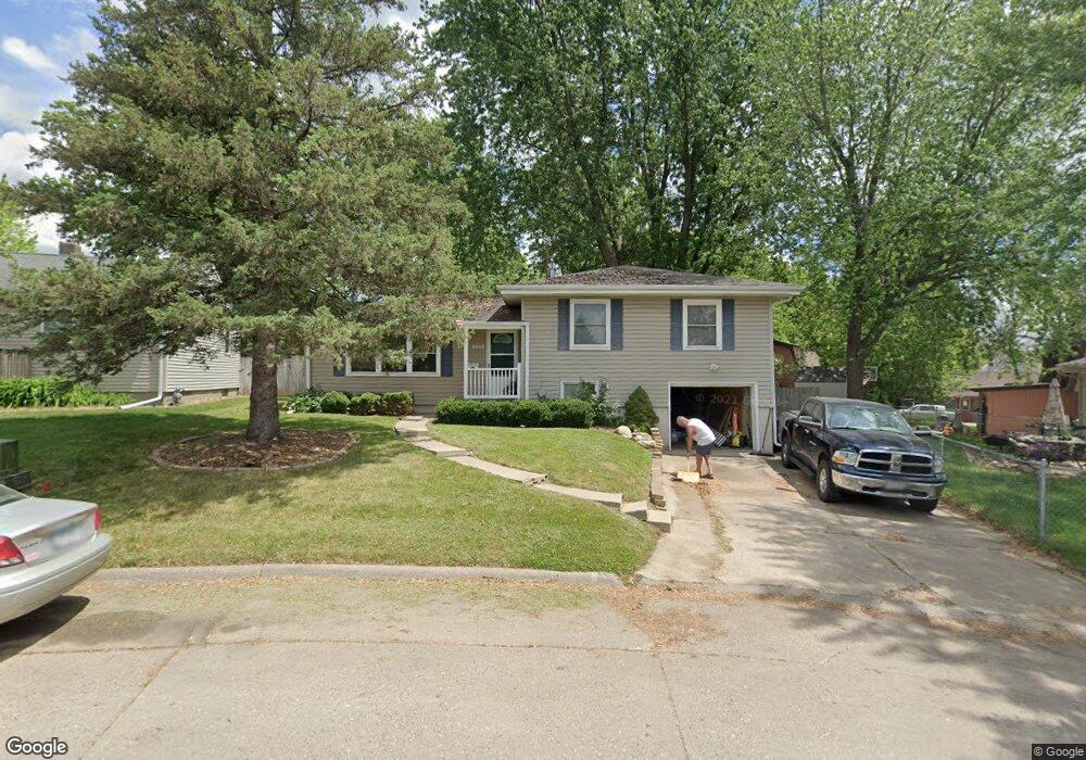 1932 Elmwood Ave, Cedar Falls, IA 50613 - photo 1