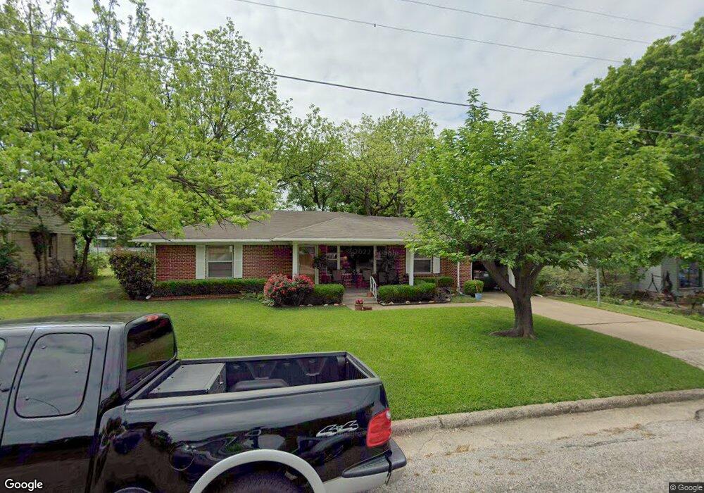 605 W Lake St, Ennis, TX 75119 - photo 1