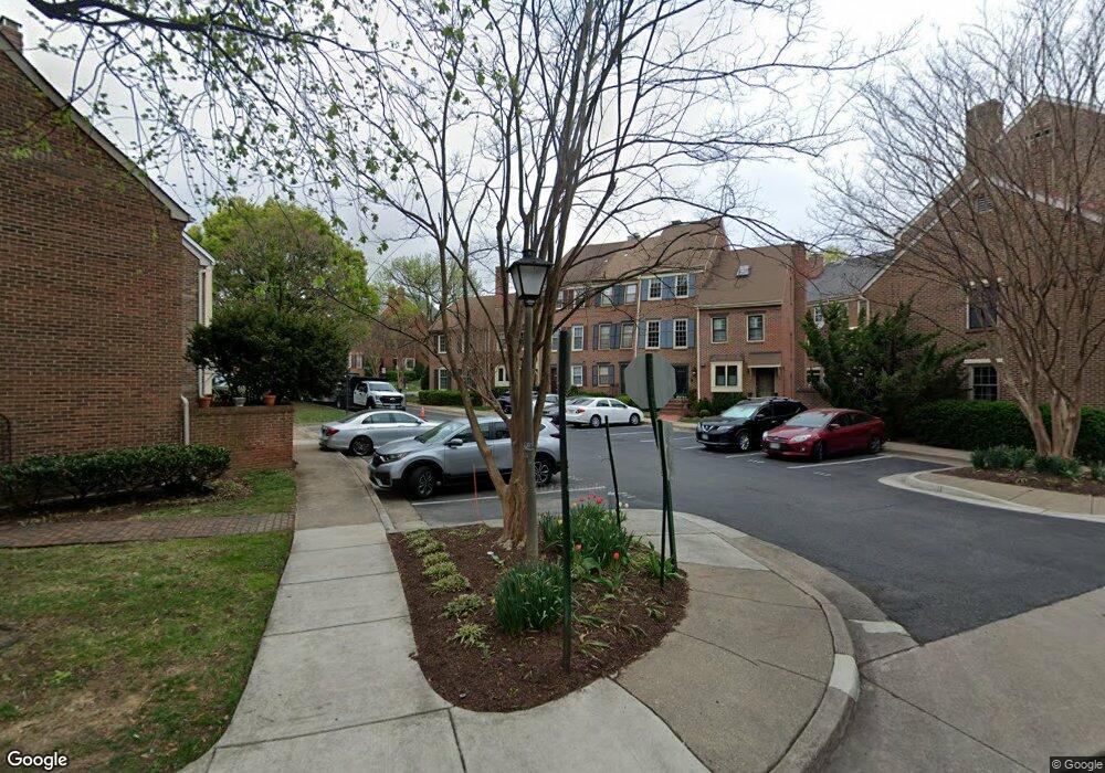 711 W Abingdon Ct, Alexandria, VA 22314 - photo 1