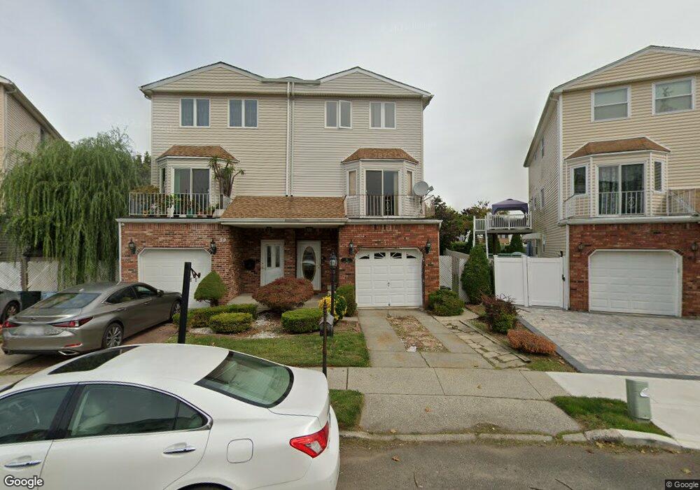 61 Dina Ct, Staten Island, NY 10306 - photo 1