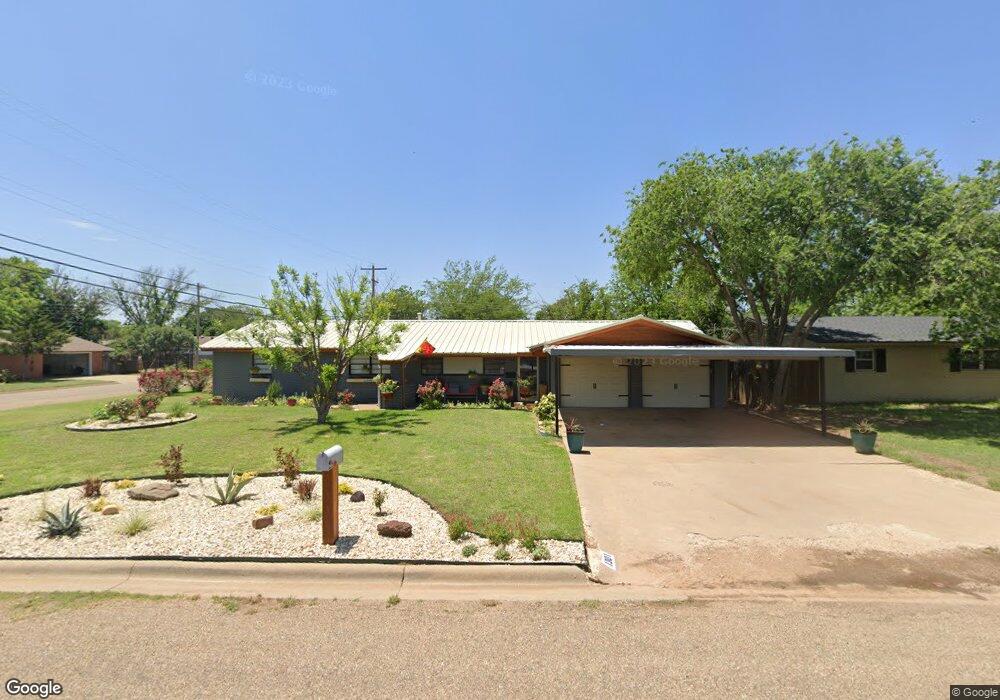 1301 Floydada St, Plainview, TX 79072 - photo 1